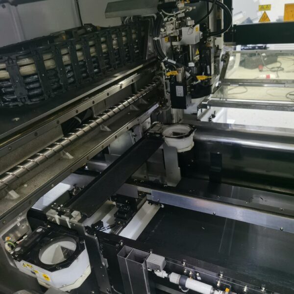 Used FUJI XPF-L Fine-Pitch SMT Pick & Place Machine – High-Speed PCB Assembly