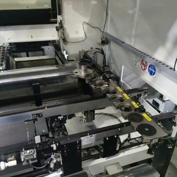 Used FUJI XPF-L Fine-Pitch SMT Pick & Place Machine – High-Speed PCB Assembly